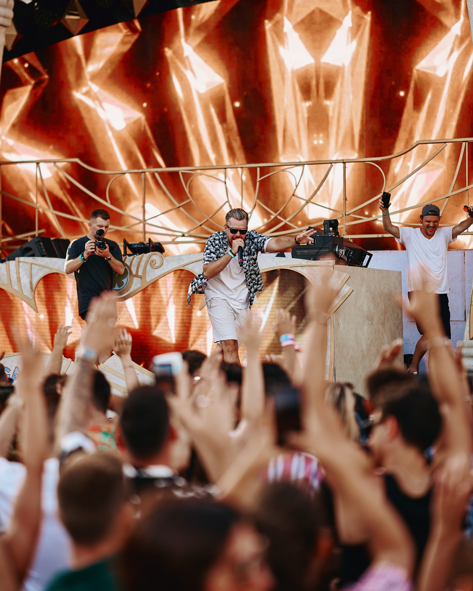 Mathieu Koss reveal the after movie of his show at the Ushuaia Ibiza!